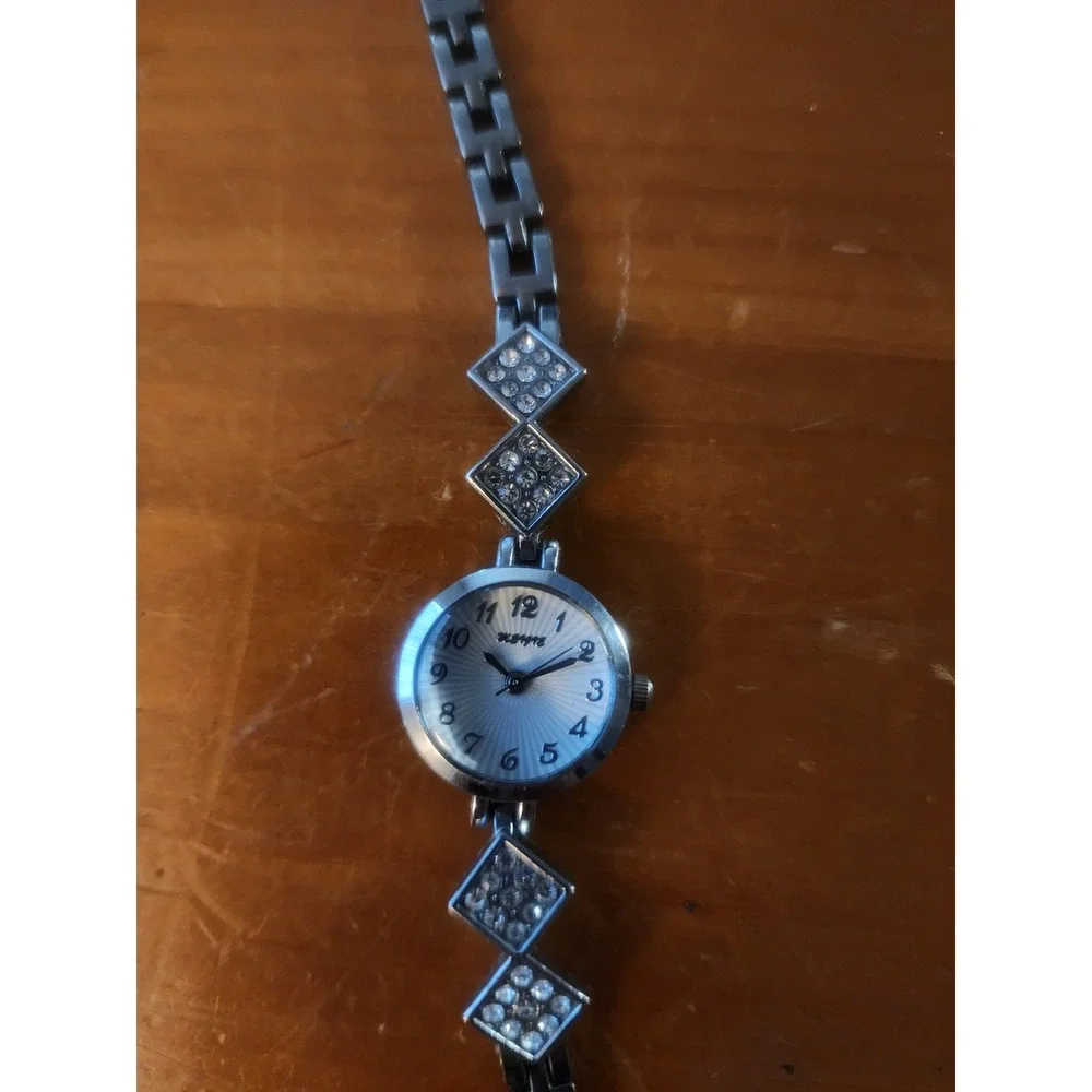 White Stage Womens Silver Tone Rhinestone Diamond Link Bracelet Watch As Is